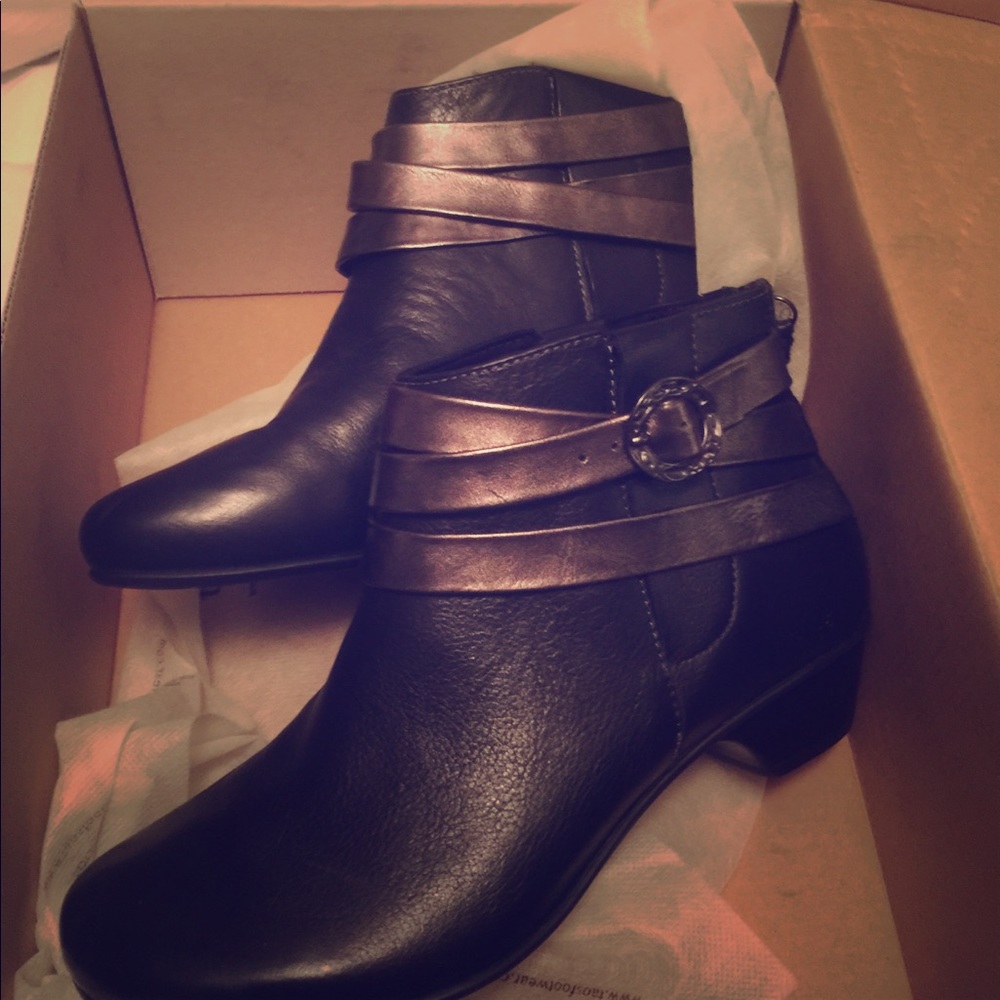 Leather booties